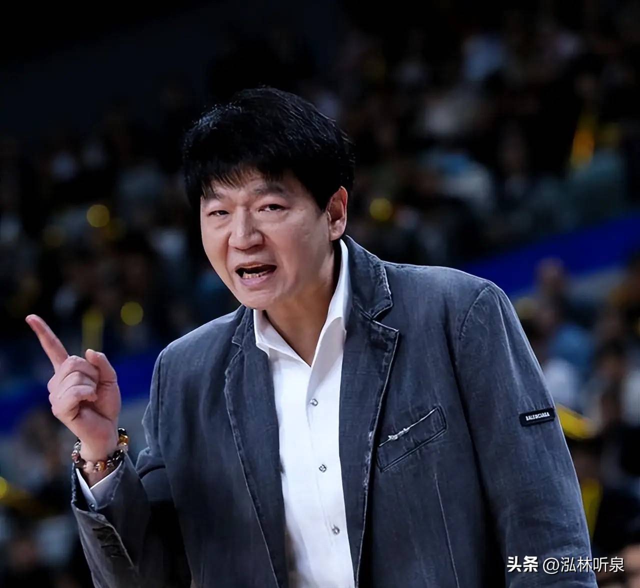 体育赛事集结日CBA季后赛传出新动向；金州勇士内部沟通；管理层表态——话题不断；赛季目标并未改变的简单介绍